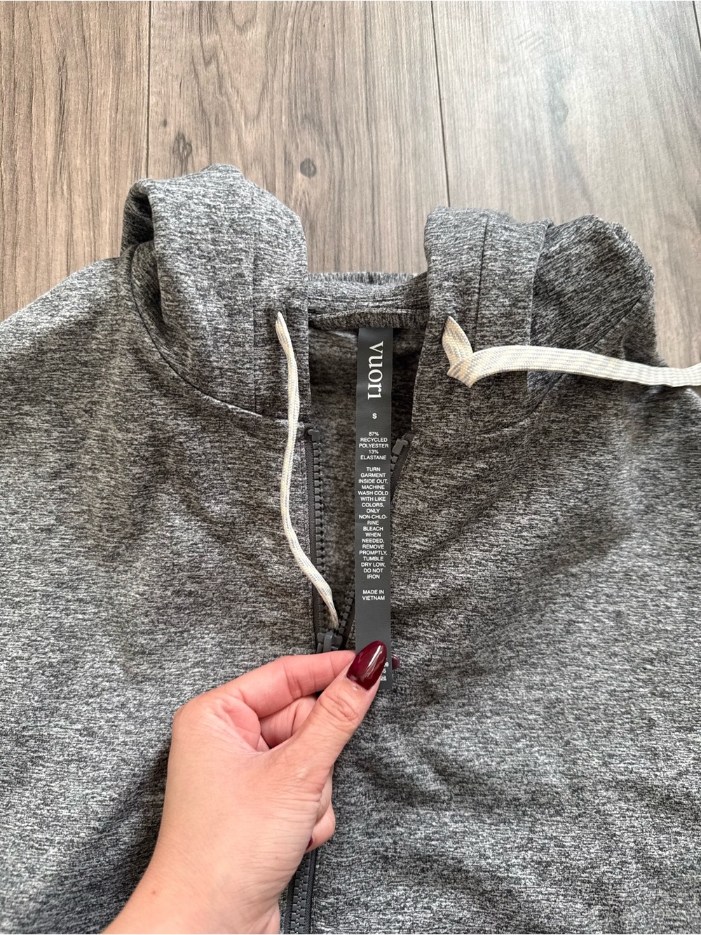 Vuori granite cropped full zip grey hoodie size S new with tags - Picture 3 of 5